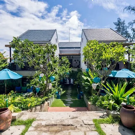Five Rose Villas
